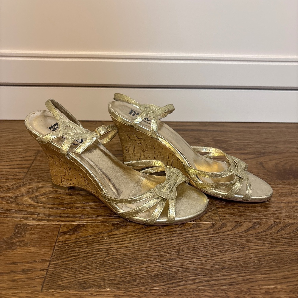 Bravo Browns gold delicate wedges size 7